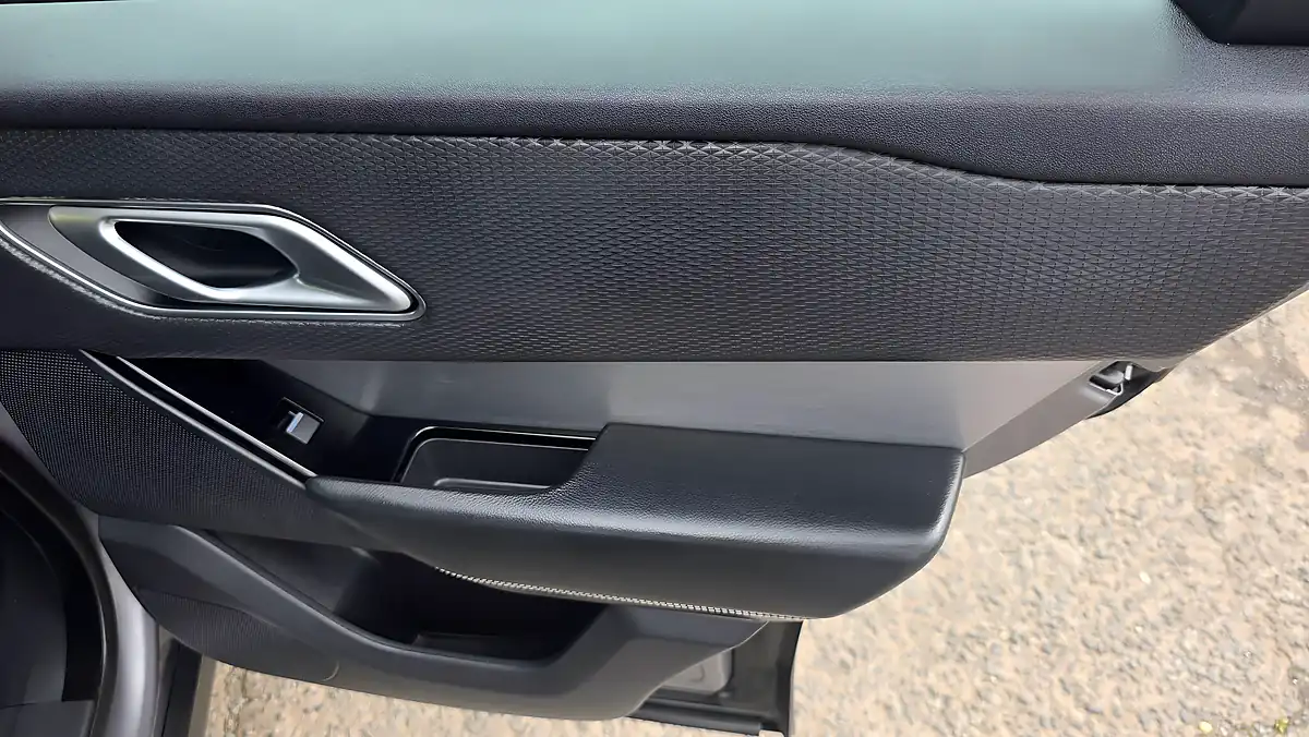 Used 2019 Land Rover Range Rover Velar R-Dynamic S Grey - Interior and Exterior details 14