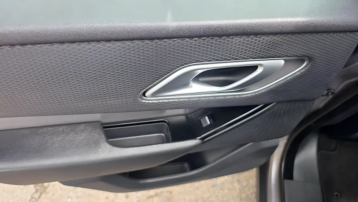 Used 2019 Land Rover Range Rover Velar R-Dynamic S Grey - Interior and Exterior details 18
