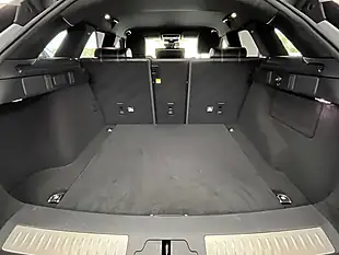 Used 2019 Land Rover Range Rover Velar R-Dynamic S Indus Silver - Interior and Exterior details 11