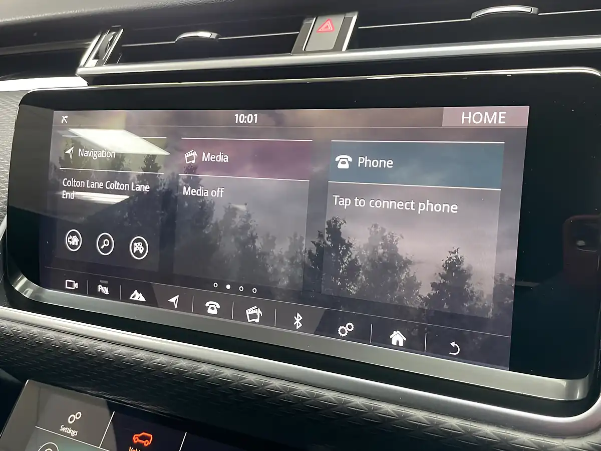 Used 2019 Land Rover Range Rover Velar R-Dynamic S Indus Silver - Interior and Exterior details 17