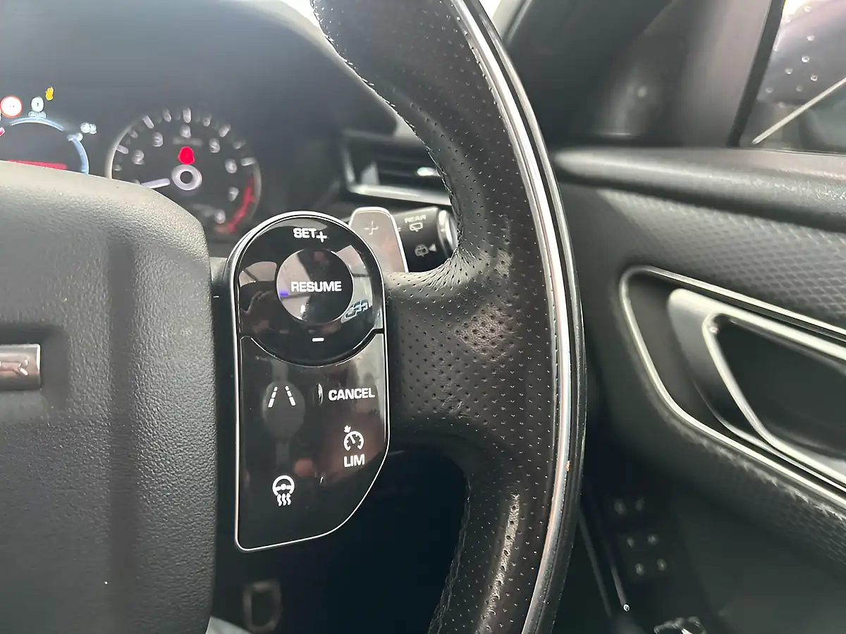 Used 2019 Land Rover Range Rover Velar R-Dynamic S Red - Interior and Exterior details 12