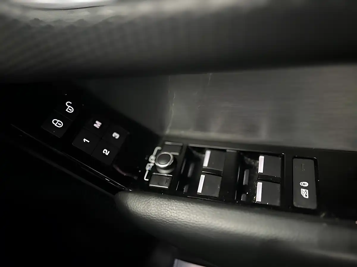 Used 2019 Land Rover Range Rover Velar R-Dynamic S Red - Interior and Exterior details 15