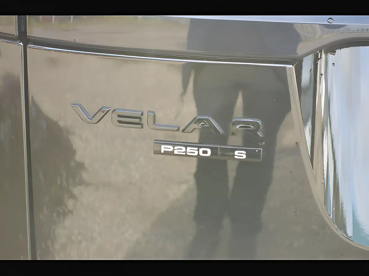 Used 2019 Land Rover Range Rover Velar R-Dynamic S Santorini Black - Interior and Exterior details 19