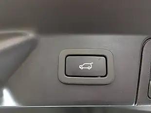 Used 2019 Land Rover Range Rover Velar R-Dynamic S White - Interior and Exterior details 11