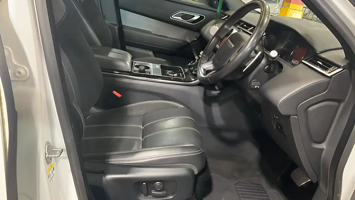 Used 2019 Land Rover Range Rover Velar R-Dynamic S White - Interior and Exterior details 10