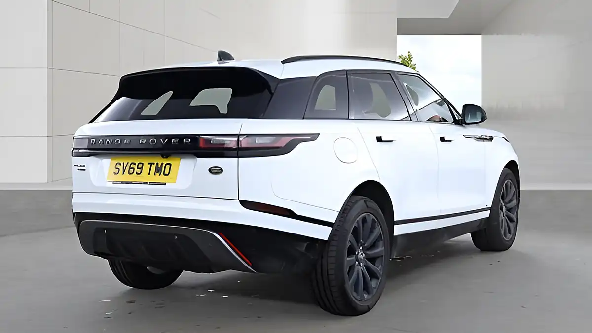 Used 2019 Land Rover Range Rover Velar R-Dynamic S White - Interior and Exterior details 4