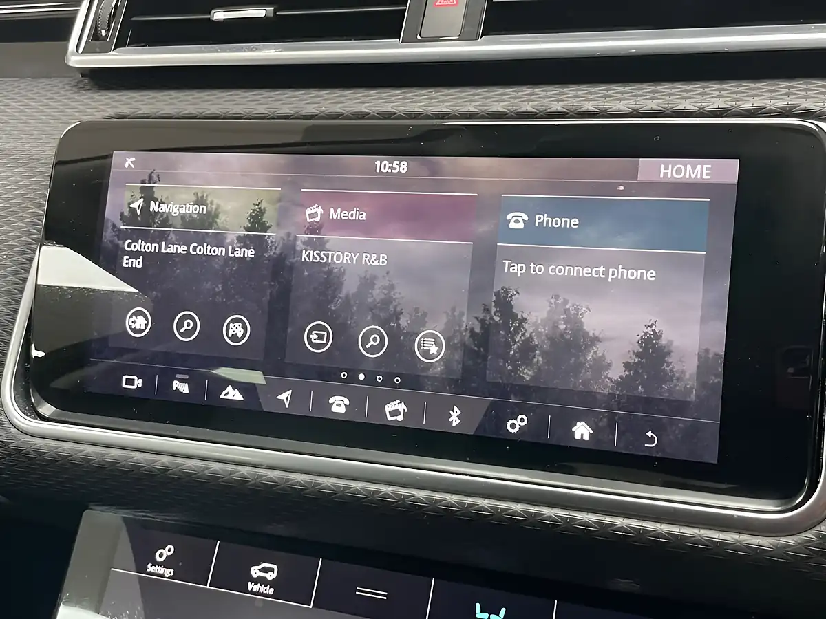 Used 2019 Land Rover Range Rover Velar R-Dynamic S White - Interior and Exterior details 18
