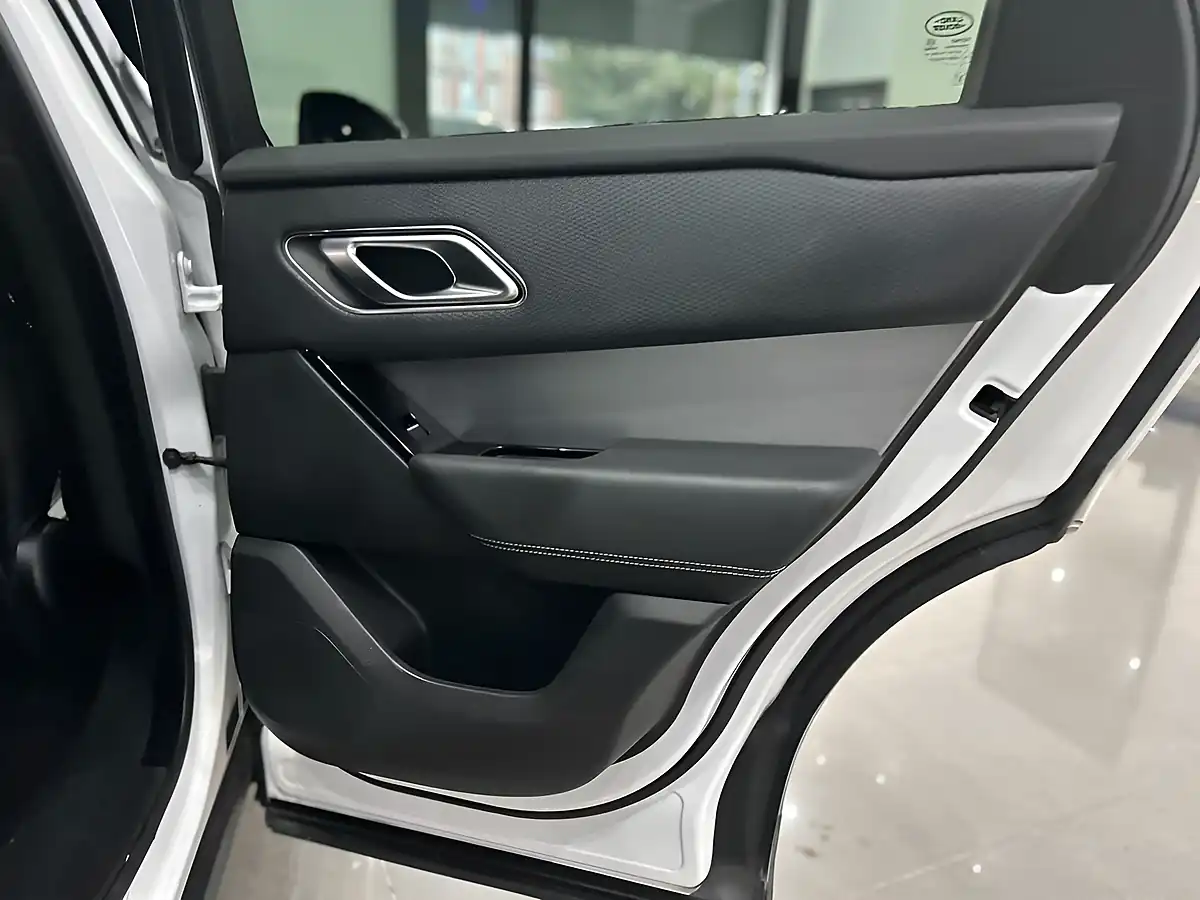 Used 2019 Land Rover Range Rover Velar R-Dynamic S White - Interior and Exterior details 16