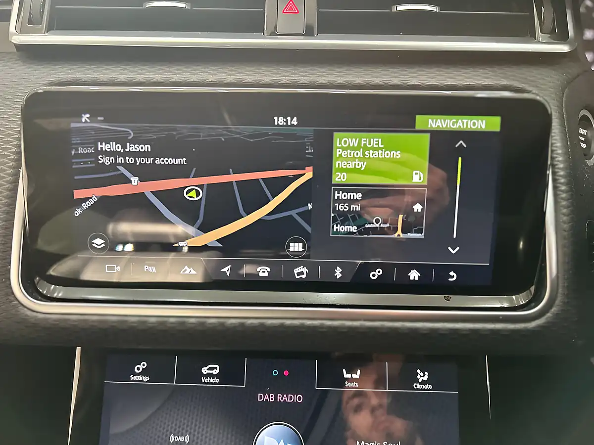 Used 2019 Land Rover Range Rover Velar R-Dynamic S White - Interior and Exterior details 17