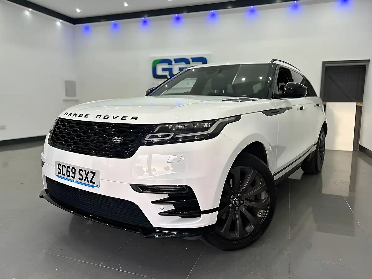 Used 2019 Land Rover Range Rover Velar R-Dynamic S White - Interior and Exterior details 7