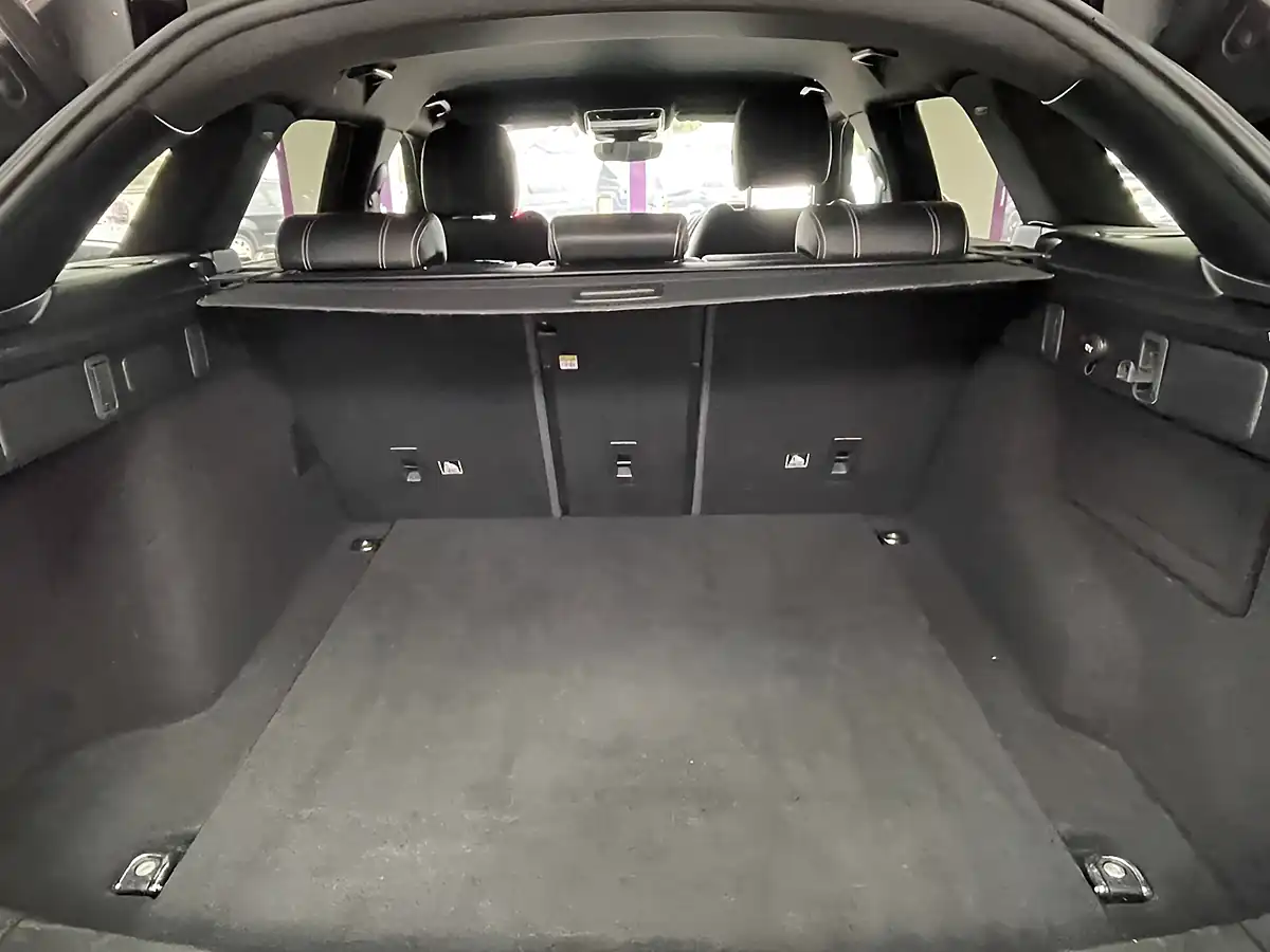 Used 2019 Land Rover Range Rover Velar R-Dynamic Se Black - Interior and Exterior details 11