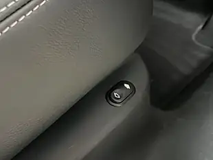 Used 2019 Land Rover Range Rover Velar R-Dynamic Se Black - Interior and Exterior details 14