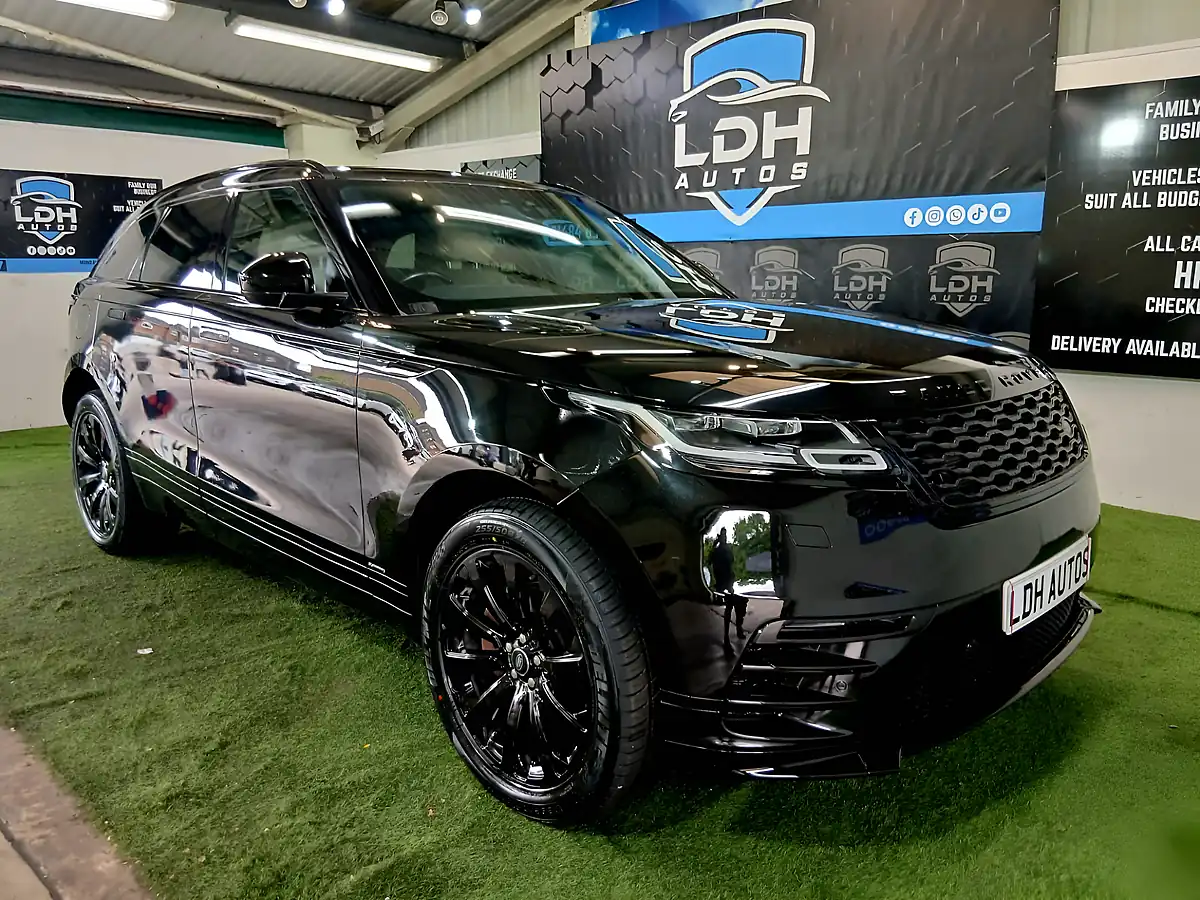 Used 2019 Land Rover Range Rover Velar R-Dynamic Se Black - Front View