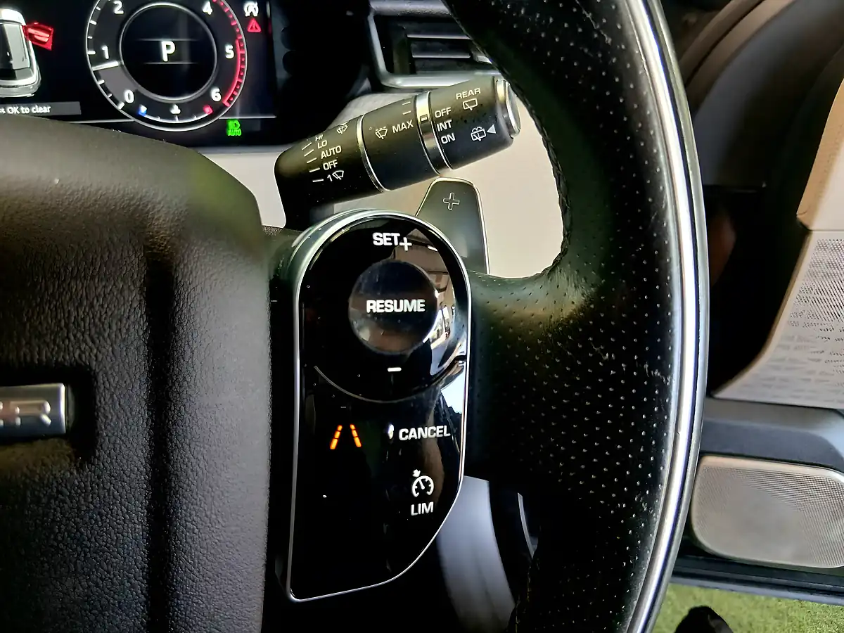 Used 2019 Land Rover Range Rover Velar R-Dynamic Se Black - Interior and Exterior details 11