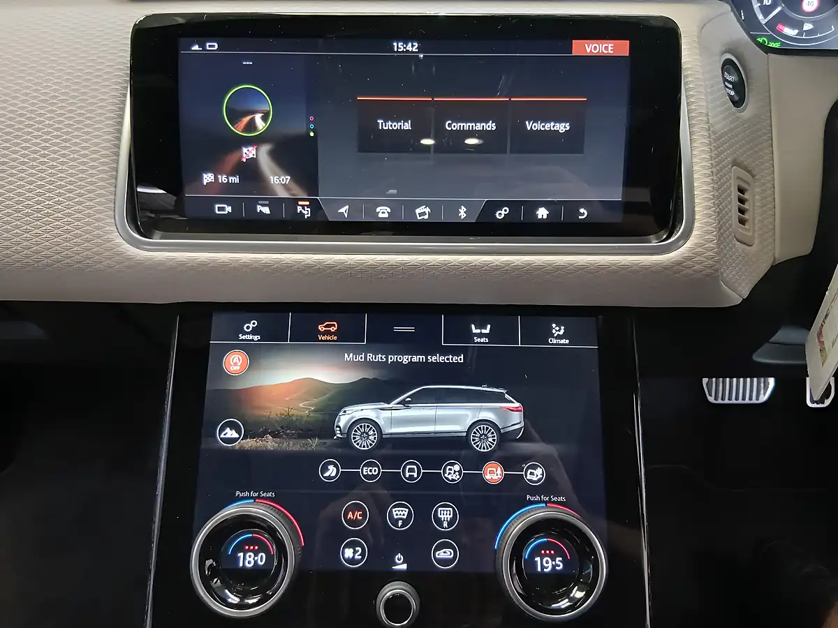 Used 2019 Land Rover Range Rover Velar R-Dynamic Se Black - Interior and Exterior details 16