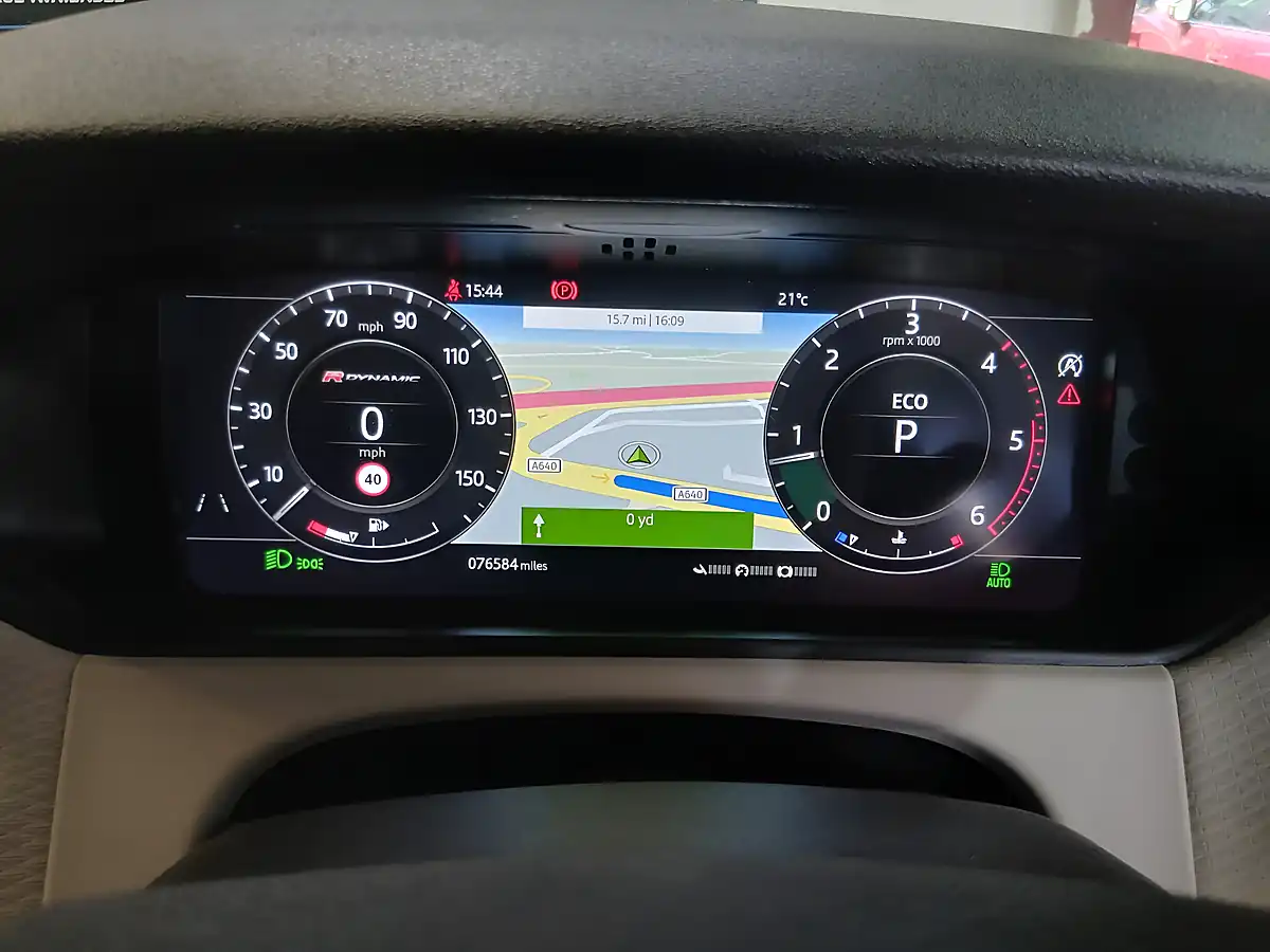 Used 2019 Land Rover Range Rover Velar R-Dynamic Se Black - Interior and Exterior details 17