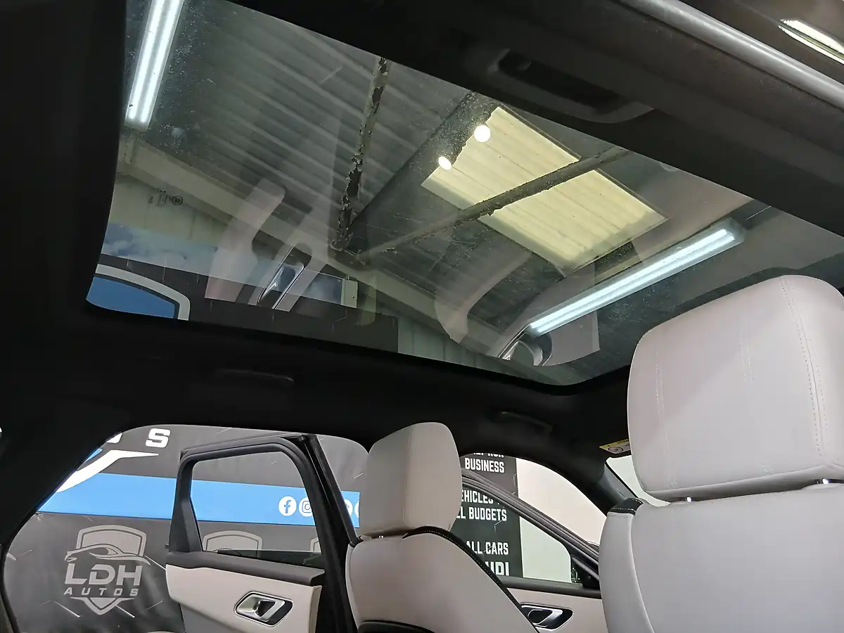 Used 2019 Land Rover Range Rover Velar R-Dynamic Se Black - Interior and Exterior details 20