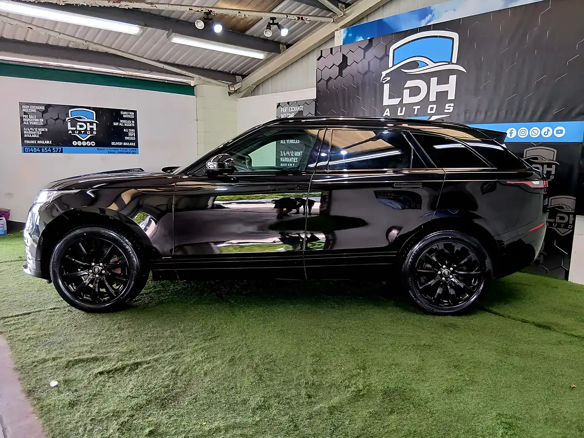 Used 2019 Land Rover Range Rover Velar R-Dynamic Se Black - Interior and Exterior details 5