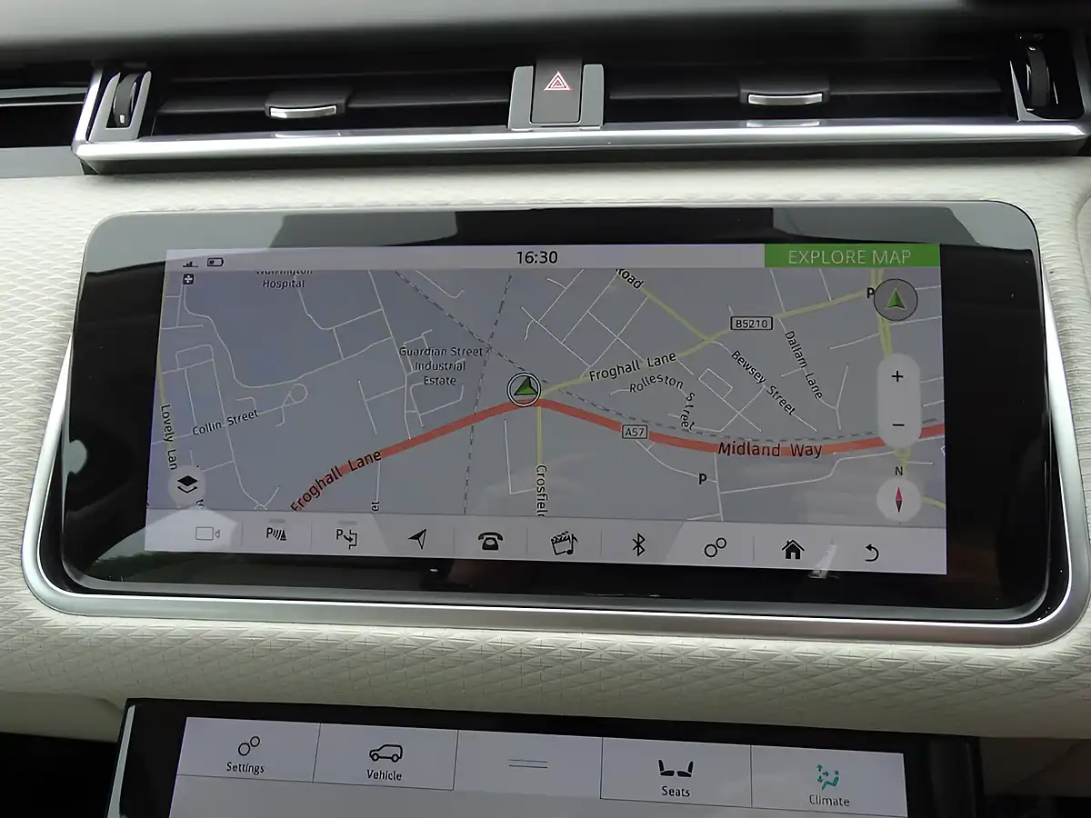 Used 2019 Land Rover Range Rover Velar R-Dynamic Se Black - Interior and Exterior details 10
