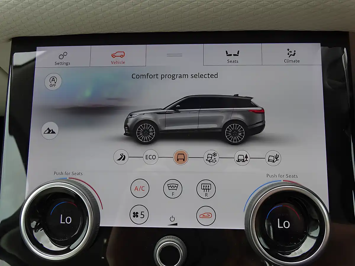 Used 2019 Land Rover Range Rover Velar R-Dynamic Se Black - Interior and Exterior details 11