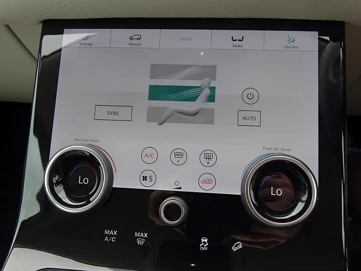 Used 2019 Land Rover Range Rover Velar R-Dynamic Se Black - Interior and Exterior details 12