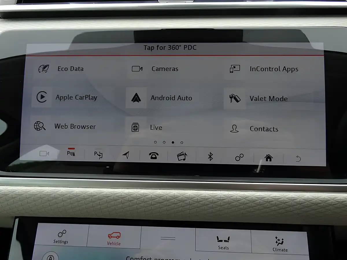Used 2019 Land Rover Range Rover Velar R-Dynamic Se Black - Interior and Exterior details 17