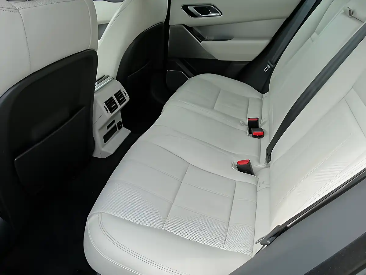Used 2019 Land Rover Range Rover Velar R-Dynamic Se Black - Interior and Exterior details 7