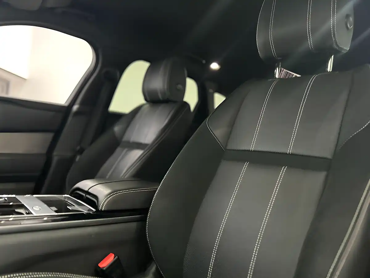 Used 2019 Land Rover Range Rover Velar R-Dynamic Se Black - Interior and Exterior details 18