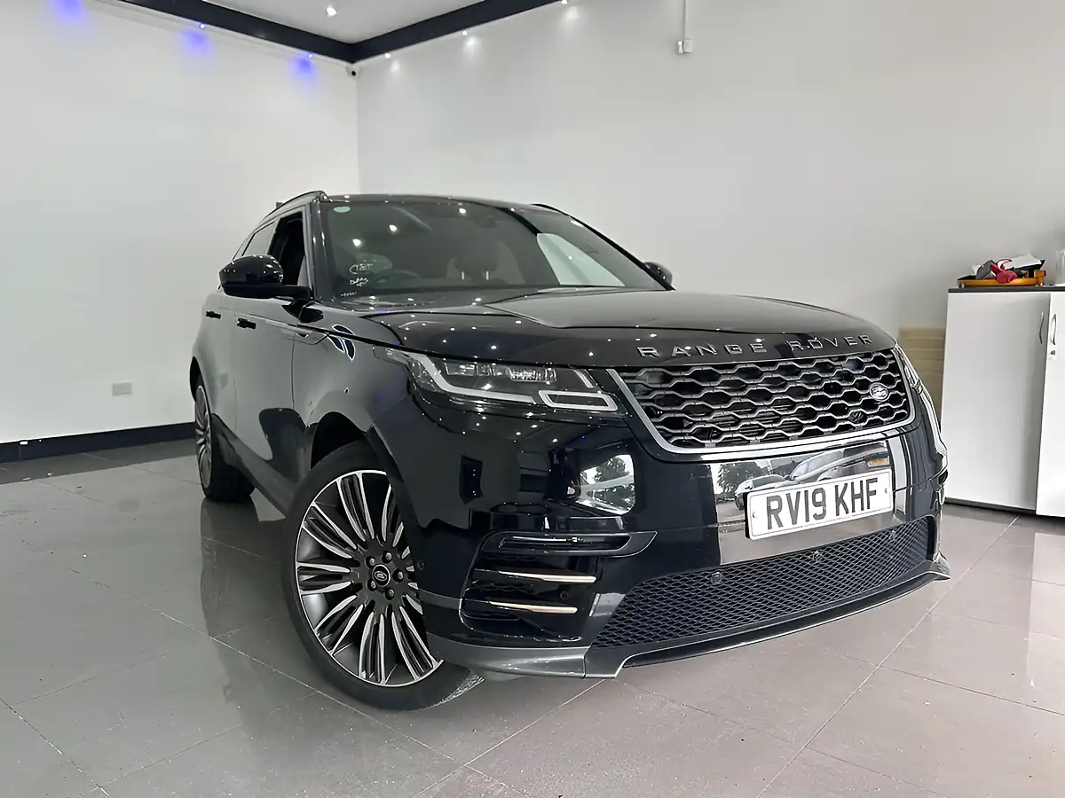 Used 2019 Land Rover Range Rover Velar R-Dynamic Se Black - Interior and Exterior details 8
