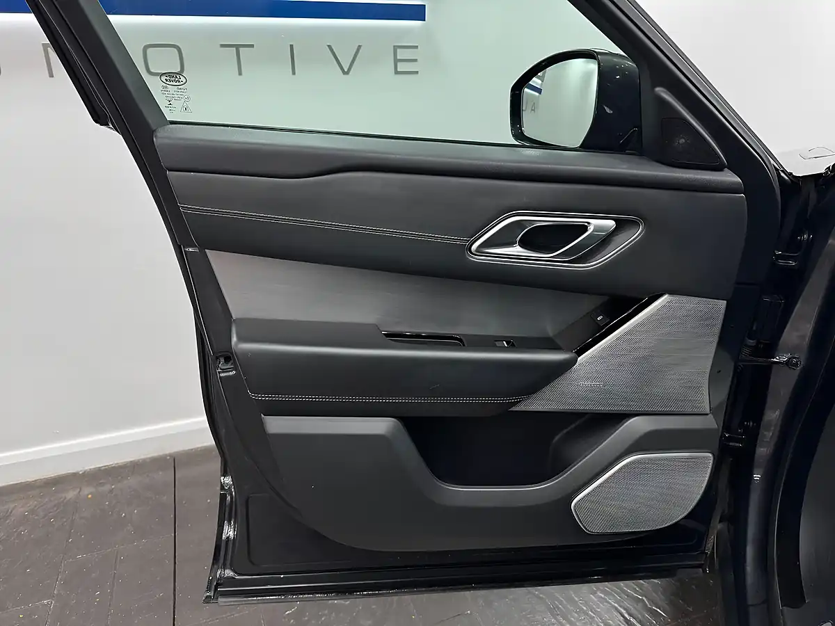 Used 2019 Land Rover Range Rover Velar R-Dynamic Se Grey - Interior and Exterior details 17