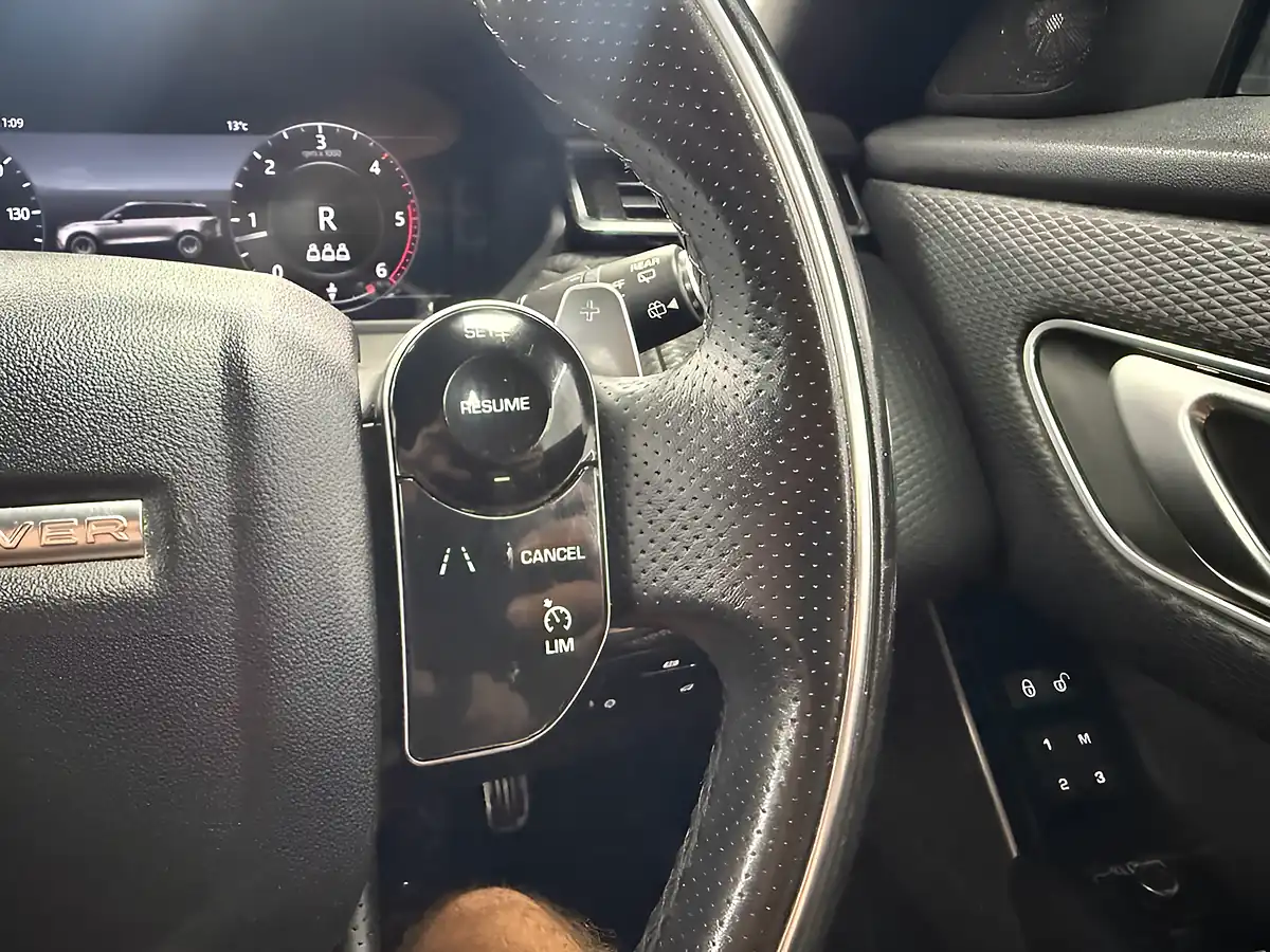 Used 2019 Land Rover Range Rover Velar R-Dynamic Se White - Interior and Exterior details 15