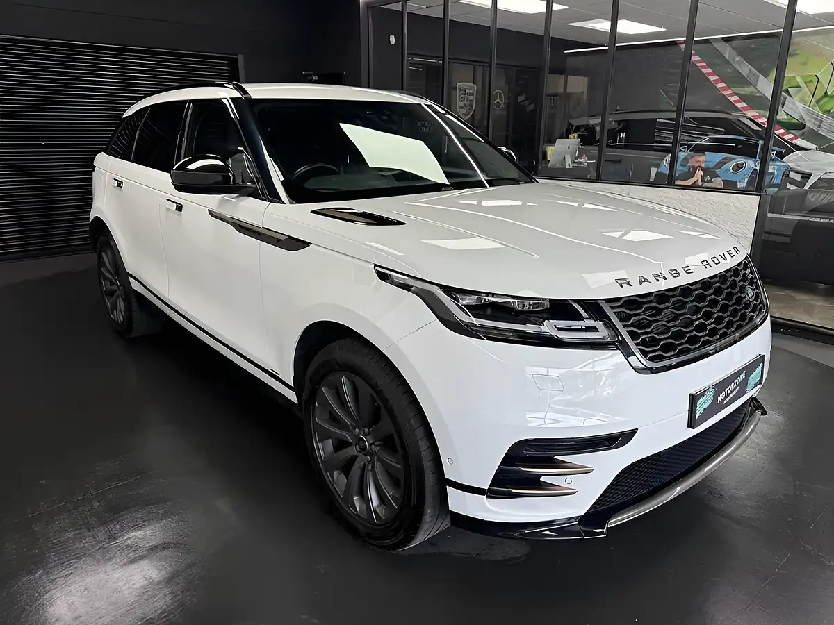 Used 2019 Land Rover Range Rover Velar R-Dynamic Se White - Interior and Exterior details 4