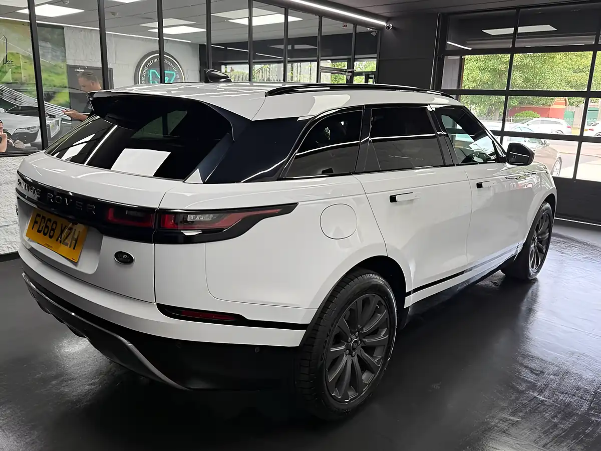 Used 2019 Land Rover Range Rover Velar R-Dynamic Se White - Interior and Exterior details 6
