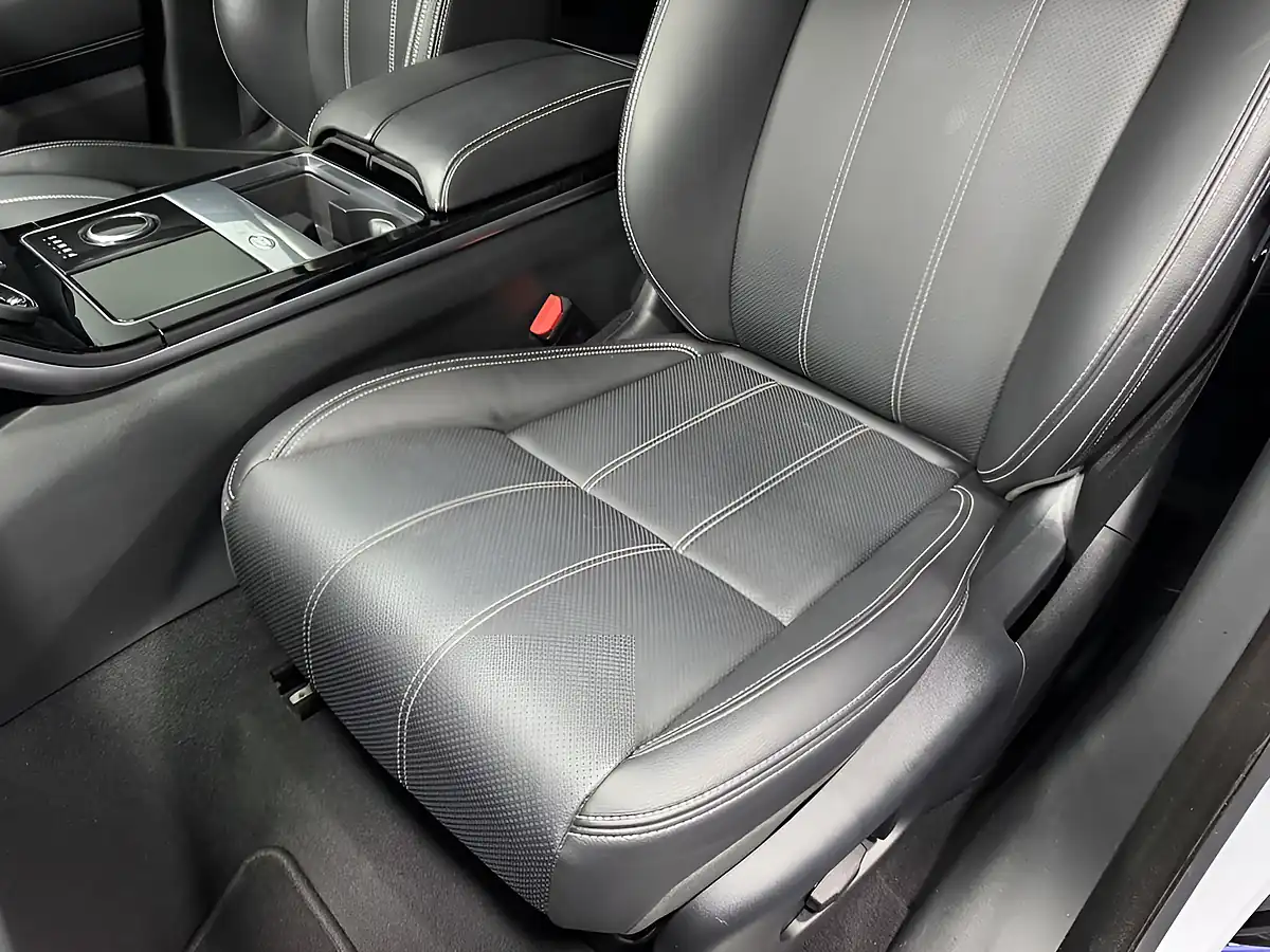 Used 2019 Land Rover Range Rover Velar S Silver - Interior and Exterior details 15