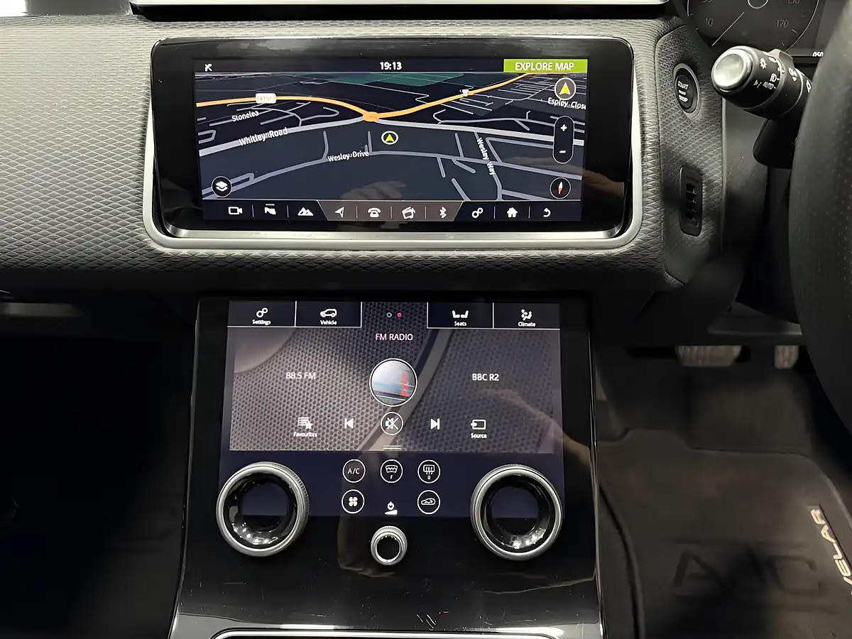 Used 2019 Land Rover Range Rover Velar S Silver - Interior and Exterior details 16