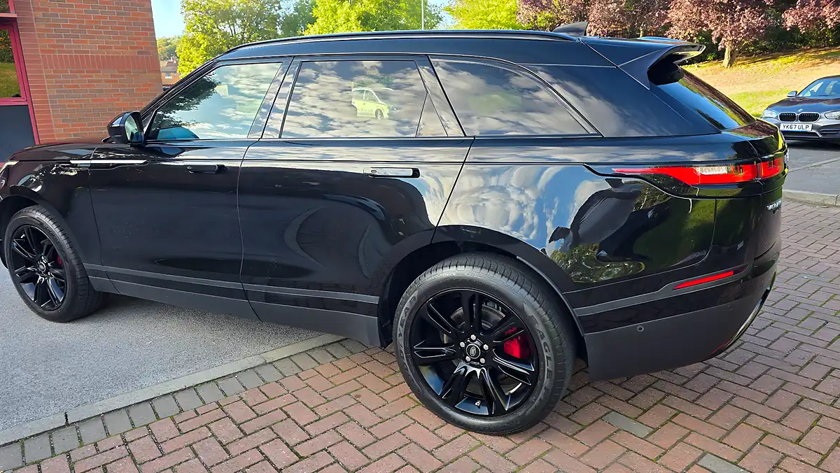Used 2019 Land Rover Range Rover Velar Se Black - Interior and Exterior details 10