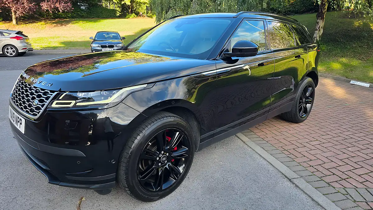 Used 2019 Land Rover Range Rover Velar Se Black - Interior and Exterior details 11