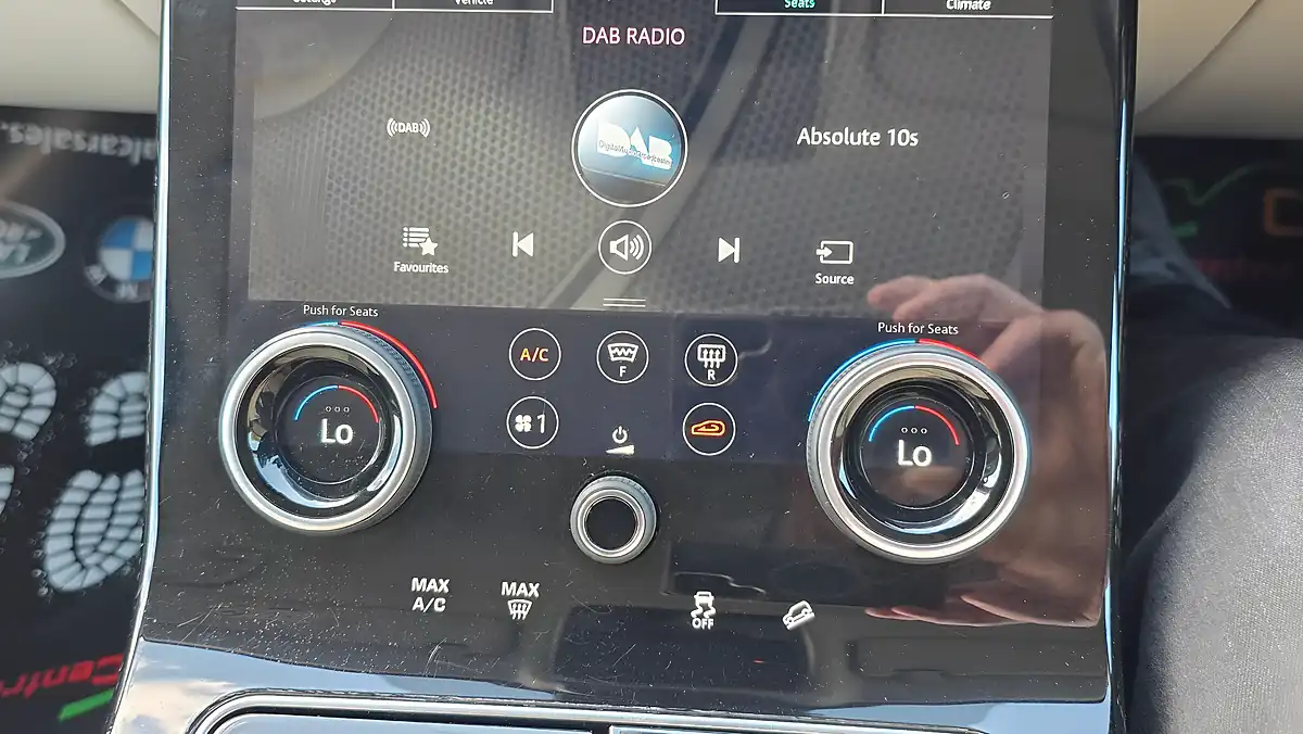 Used 2019 Land Rover Range Rover Velar Se Black - Interior and Exterior details 14