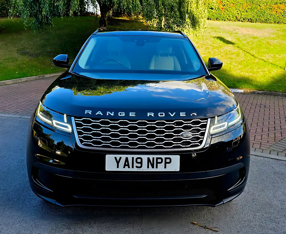 Used 2019 Land Rover Range Rover Velar Se Black - Interior and Exterior details 2