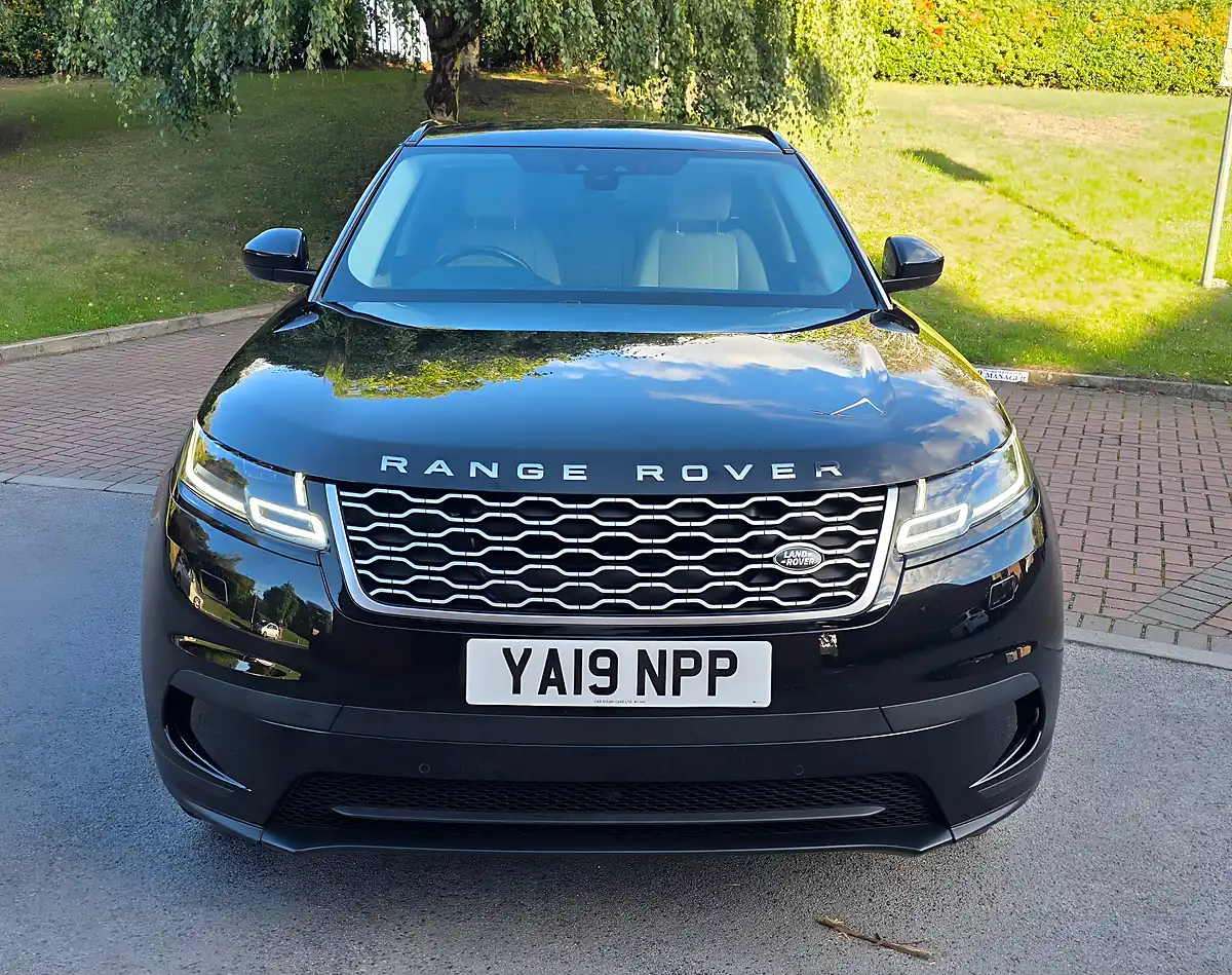 Used 2019 Land Rover Range Rover Velar Se Black - Interior and Exterior details 3