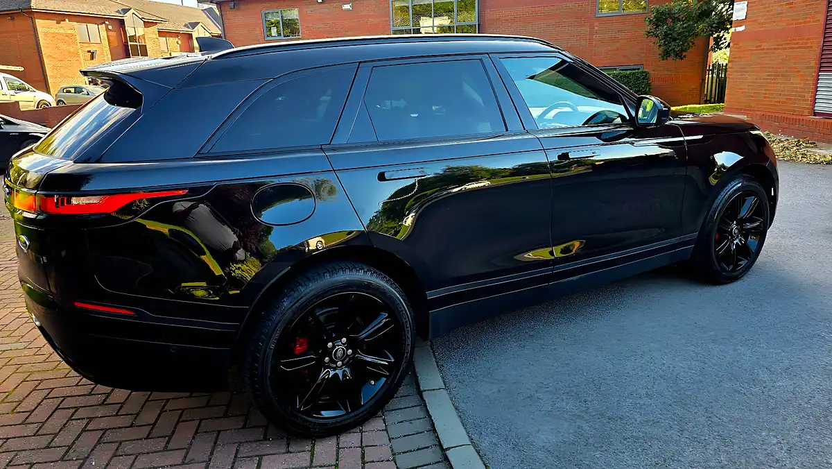 Used 2019 Land Rover Range Rover Velar Se Black - Interior and Exterior details 7