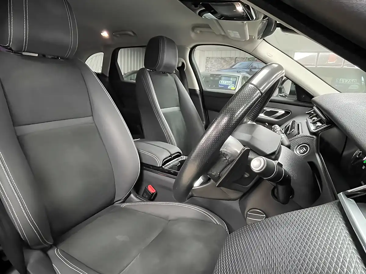 Used 2019 Land Rover Range Rover Velar White - Interior and Exterior details 14