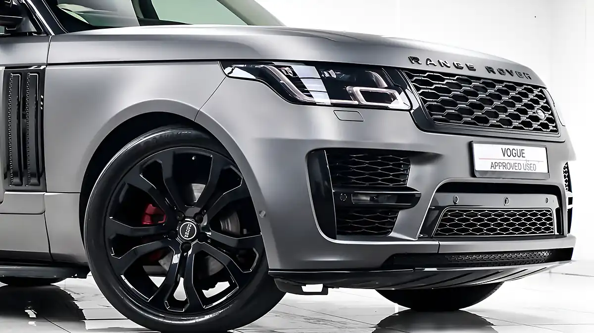 Used 2019 Land Rover Range Rover Vogue Black - Interior and Exterior details 5