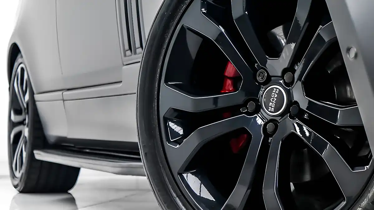 Used 2019 Land Rover Range Rover Vogue Black - Interior and Exterior details 7