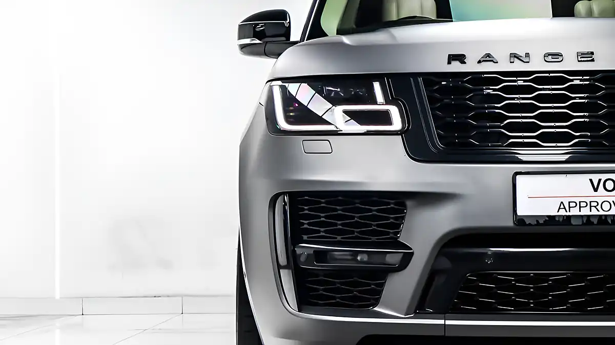 Used 2019 Land Rover Range Rover Vogue Black - Interior and Exterior details 9