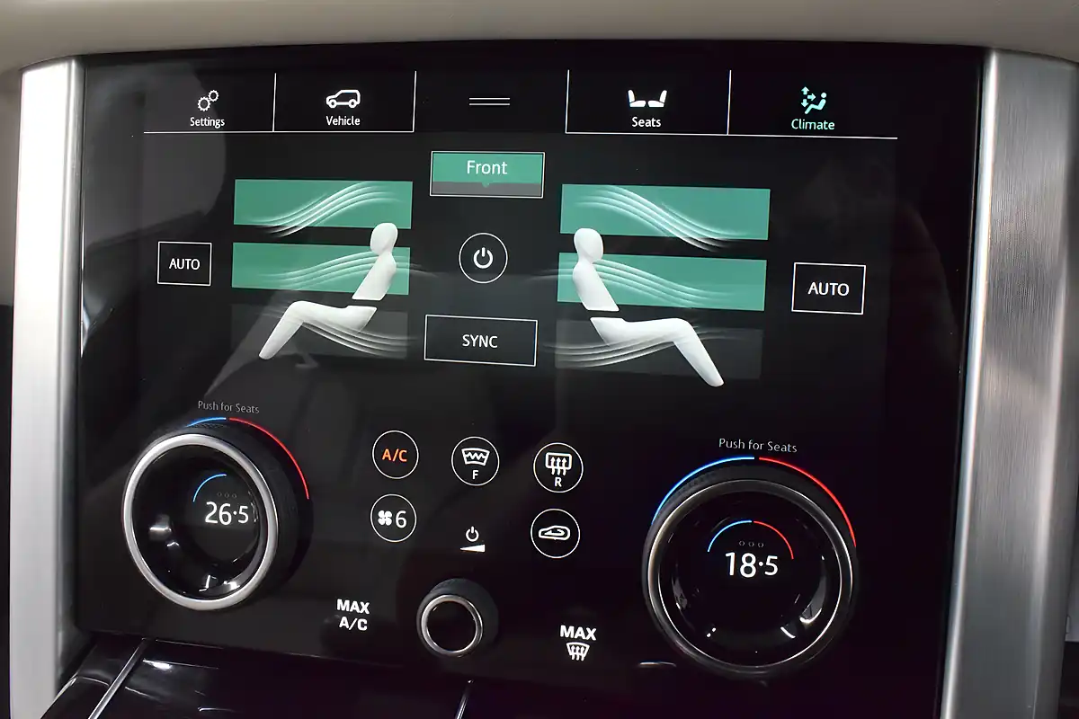 Used 2019 Land Rover Range Rover Vogue Blue - Interior and Exterior details 15