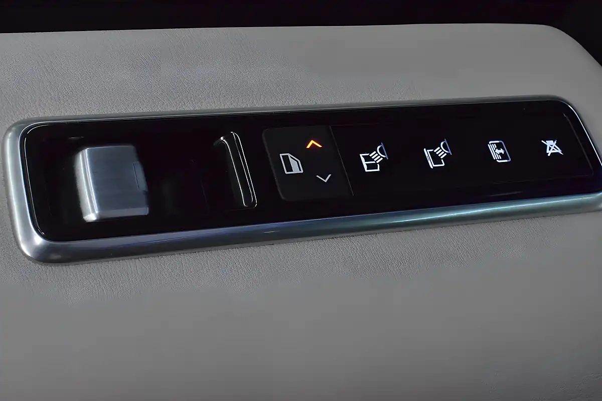 Used 2019 Land Rover Range Rover Vogue Blue - Interior and Exterior details 16
