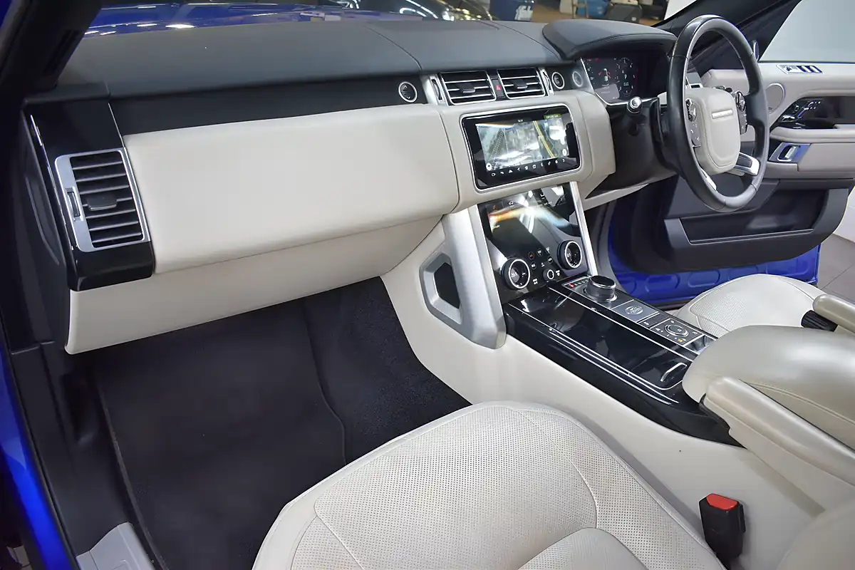 Used 2019 Land Rover Range Rover Vogue Blue - Interior and Exterior details 3