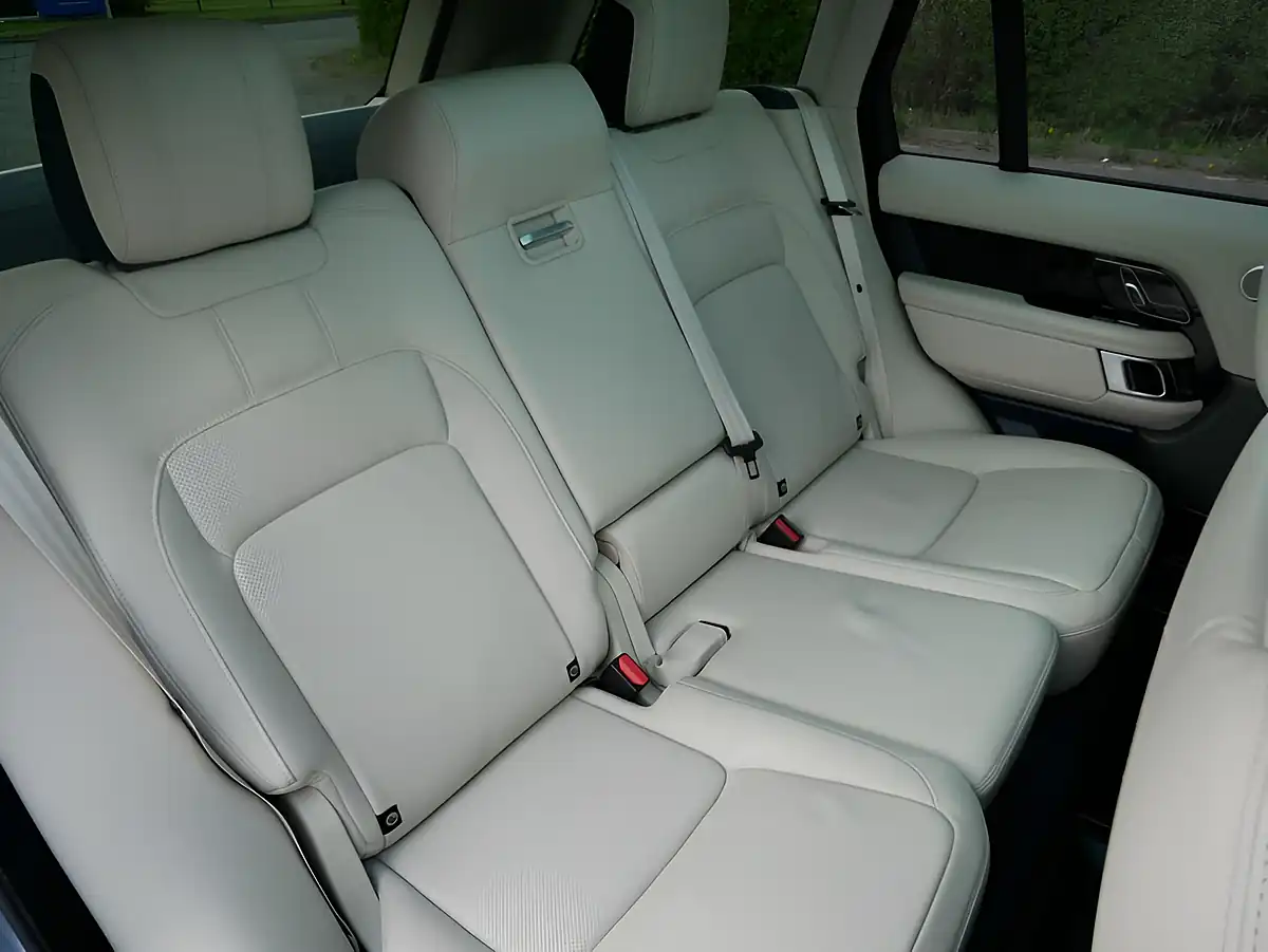 Used 2019 Land Rover Range Rover Vogue Byron Blue - Interior and Exterior details 13