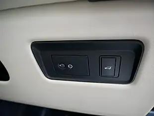 Used 2019 Land Rover Range Rover Vogue Byron Blue - Interior and Exterior details 18